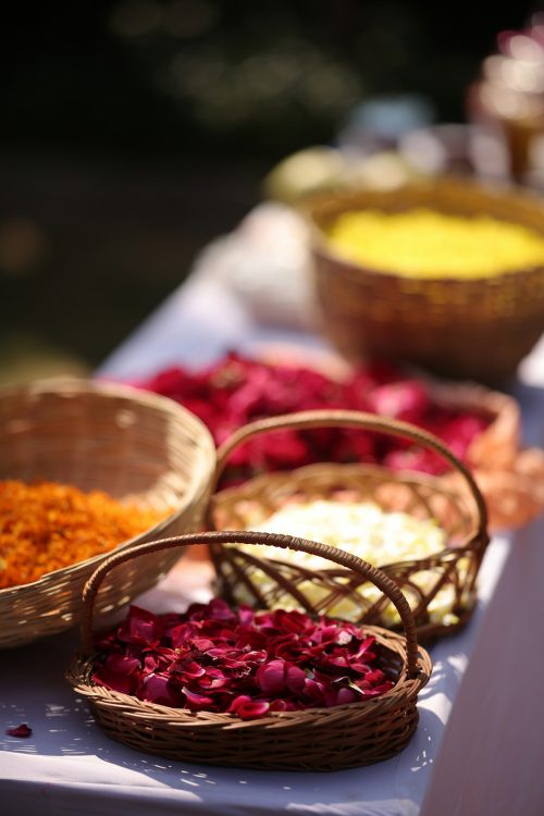 Gewuerze_Rosenblaetter_Korb_1200x1800